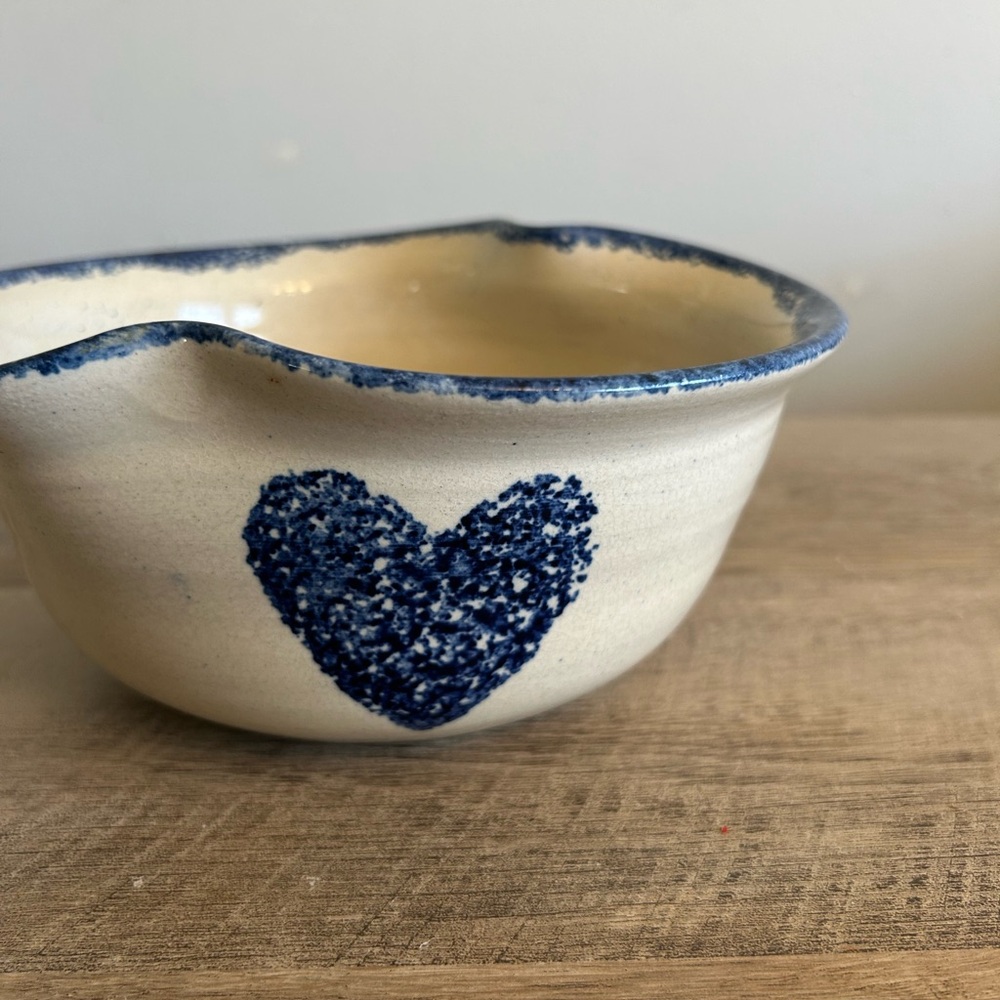 Marshall Pottery Texas | Small Heart Shaped Bowl Primitive Hearts Signed 3.25” - Picture 3 of 11